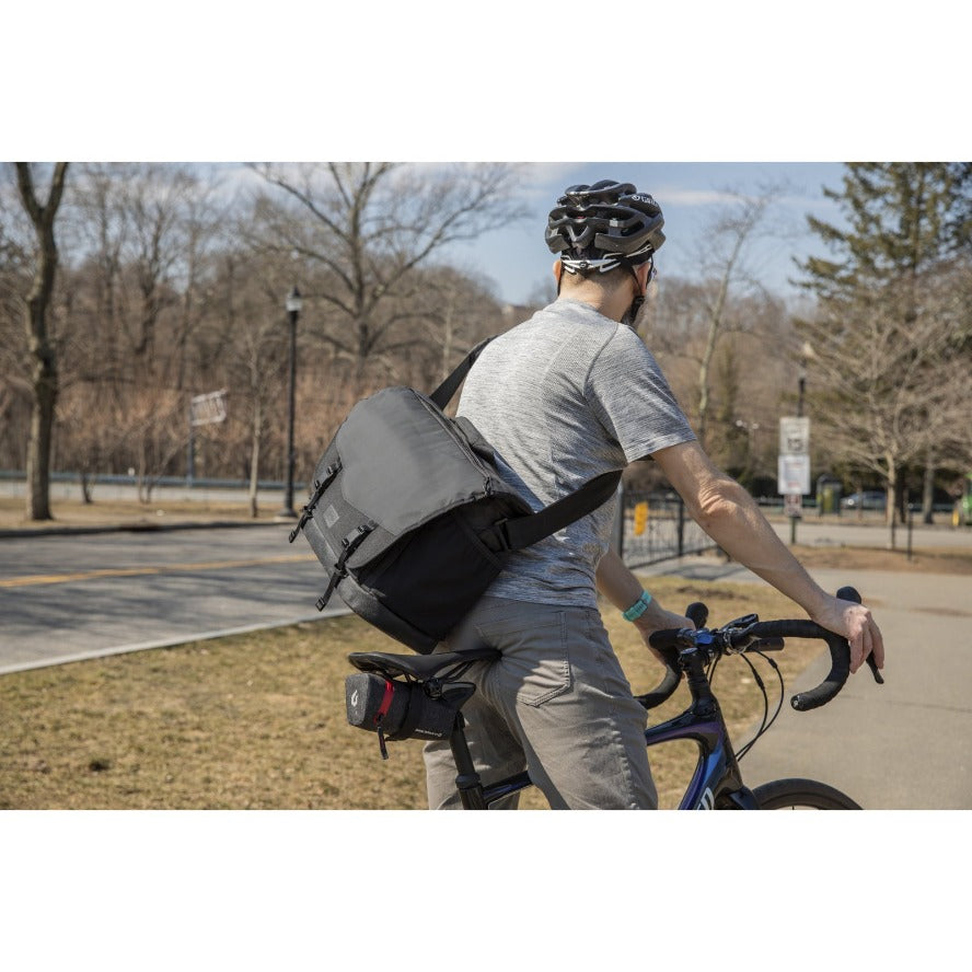 TenbaDNA16DSLRMessengerBag-Black