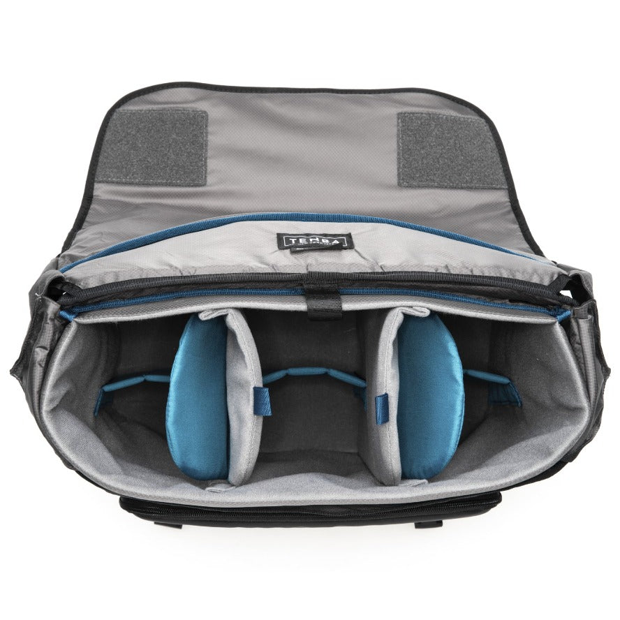 TenbaDNA16DSLRMessengerBag-Black